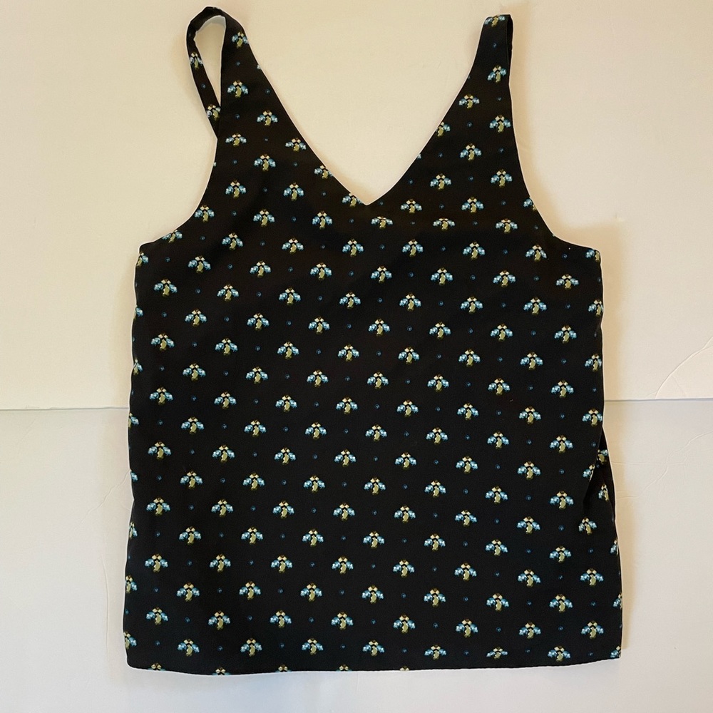 Black print V- neck camisole top by Banana Republic size Medium